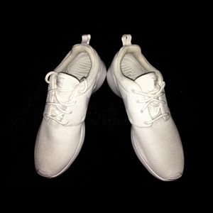 Nike Roshe One Sneakers